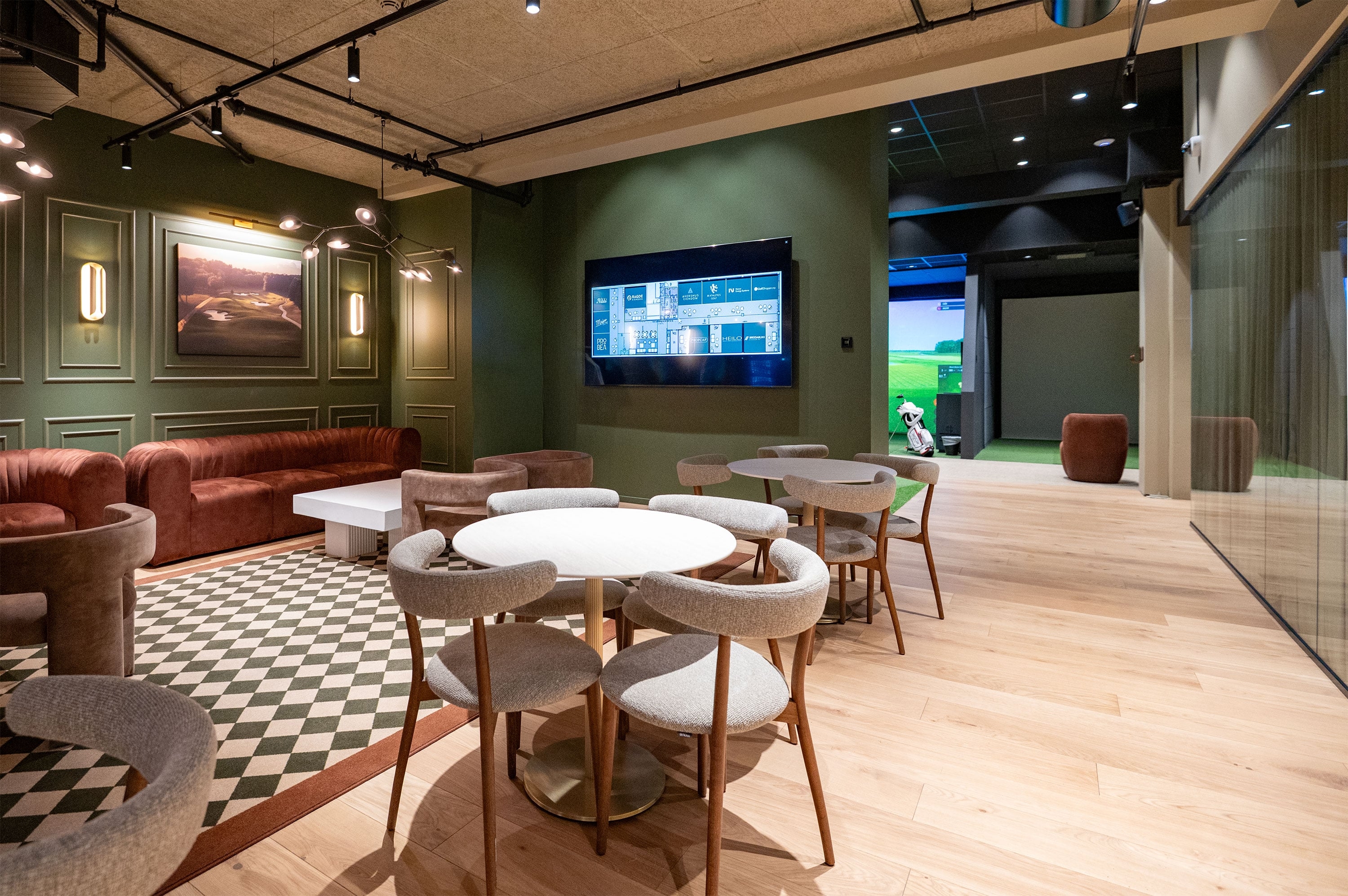 Lysplanlegging for treningssenter og golf lounge. Øk opplevelse og oppholdstid