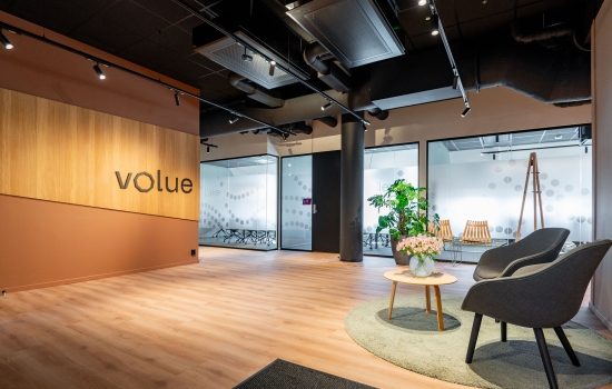 Kontorbelysning: Slik skaper riktig lys bedre arbeidsmiljø og produktivitet